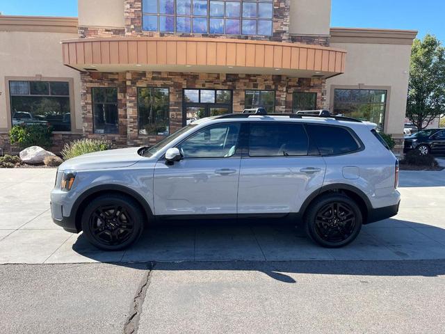 Photo of 2024 Gray Kia Telluride