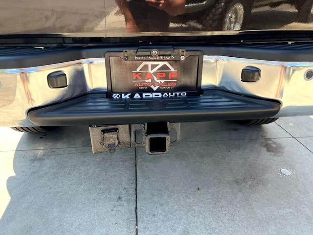 Photo of 2014 Black Nissan Titan
