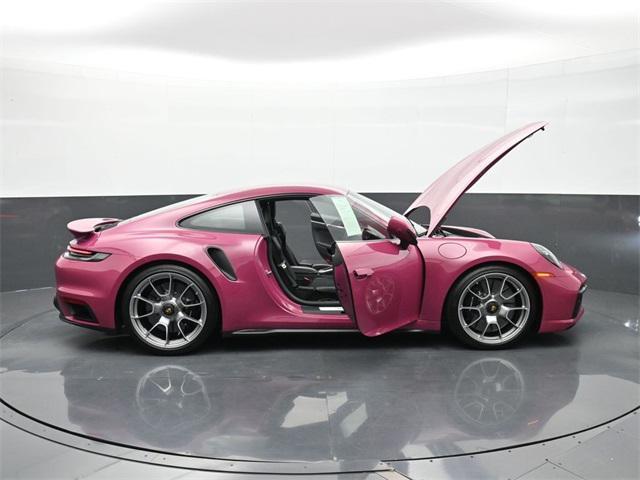 Photo of 2024 Ruby Porsche 911