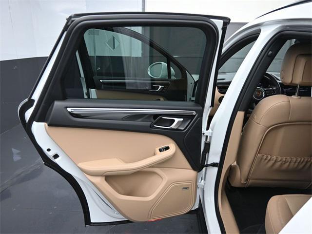 Photo of 2025 White Porsche Macan