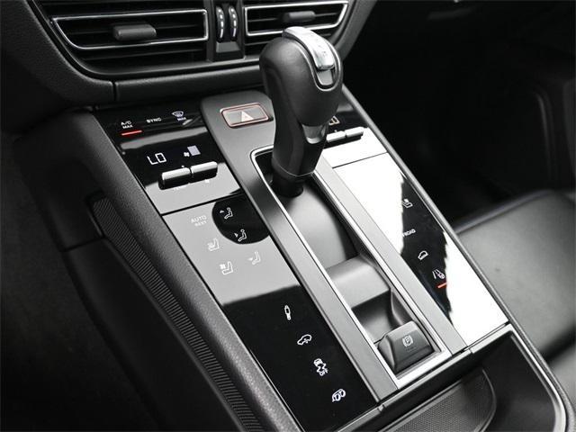 Photo of 2023 Gentian Blue Metallic Porsche Macan