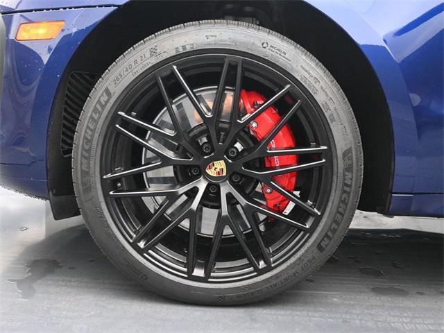 Photo of 2023 Gentian Blue Metallic Porsche Macan