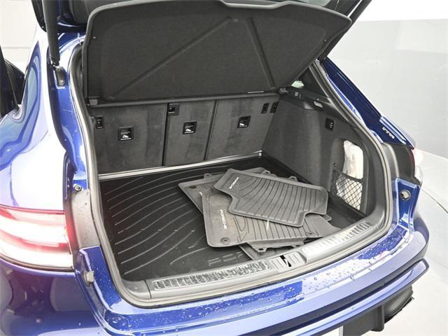 Photo of 2023 Gentian Blue Metallic Porsche Macan