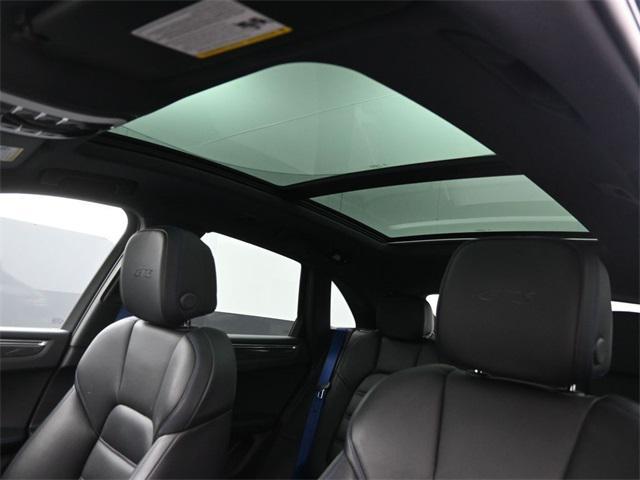 Photo of 2023 Gentian Blue Metallic Porsche Macan