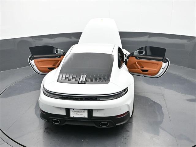 Photo of 2025 White Porsche 911