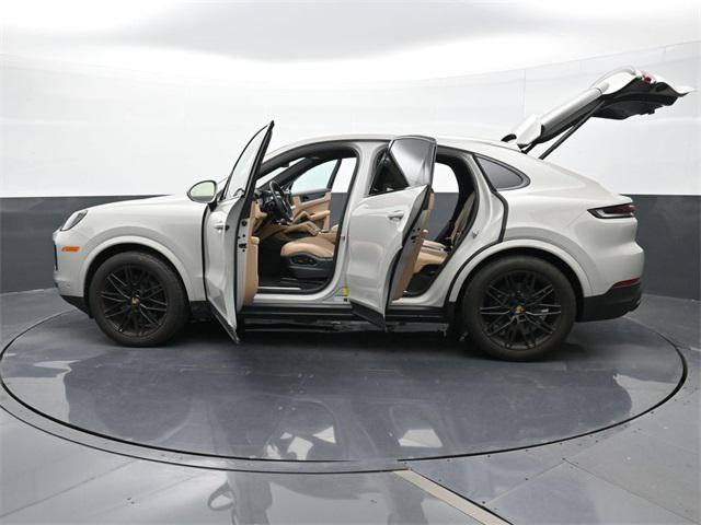 Photo of 2024 Grey Porsche Cayenne