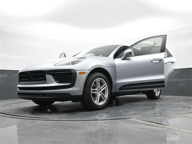 Photo of 2022 Dolomite Silver Metallic Porsche Macan