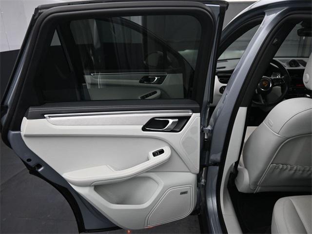 Photo of 2022 Dolomite Silver Metallic Porsche Macan