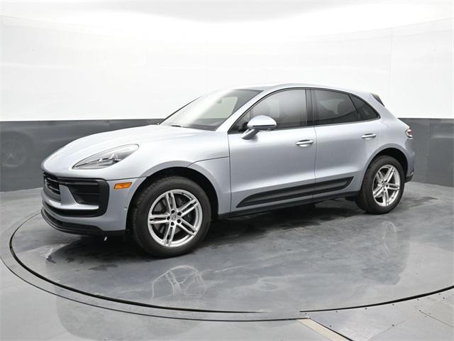 Photo of 2022 Dolomite Silver Metallic Porsche Macan