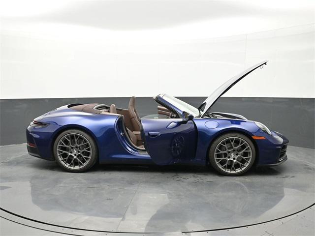 Photo of 2025 Gentian Blue Metallic Porsche 911