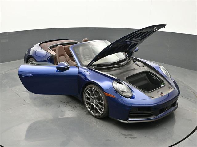 Photo of 2025 Gentian Blue Metallic Porsche 911