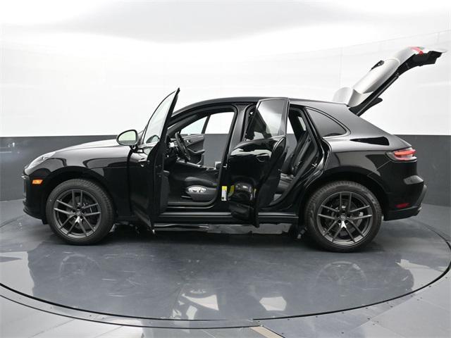 Photo of 2025 Black Porsche Macan