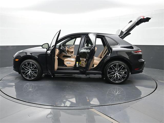 Photo of 2025 Jet Black Metallic Porsche Macan