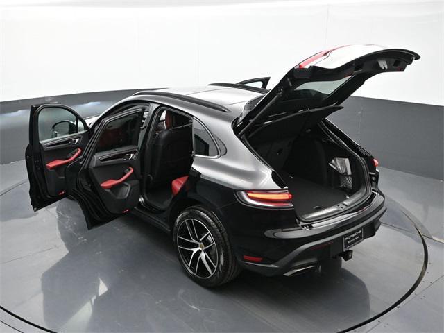 Photo of 2025 Black Porsche Macan