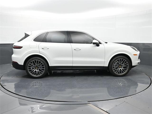 Photo of 2021 White Porsche Cayenne
