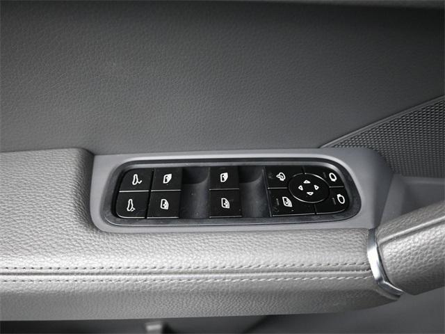 Photo of 2021 White Porsche Cayenne