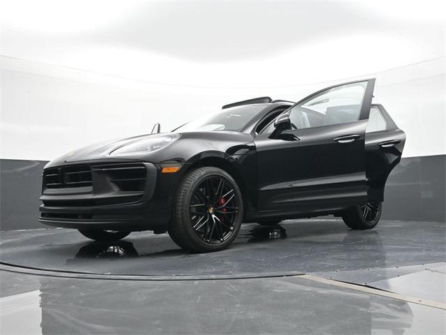 Photo of 2023 Black Porsche Macan