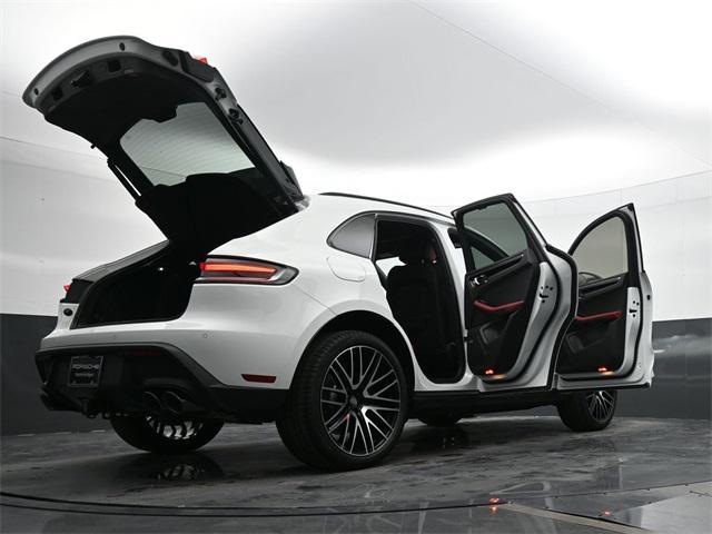Photo of 2025 White Porsche Macan