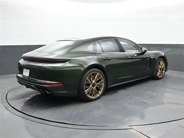 Photo of 2025 Oak Green Metallic Neo Porsche Panamera