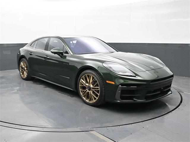 Photo of 2025 Oak Green Metallic Neo Porsche Panamera