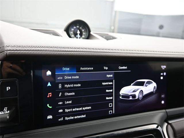 Photo of 2025 Oak Green Metallic Neo Porsche Panamera