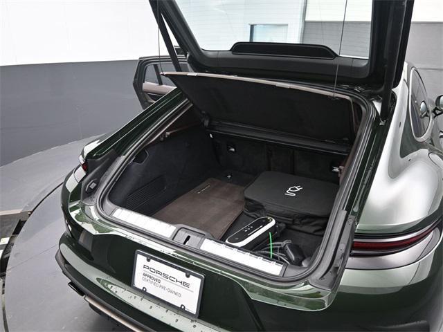 Photo of 2025 Oak Green Metallic Neo Porsche Panamera