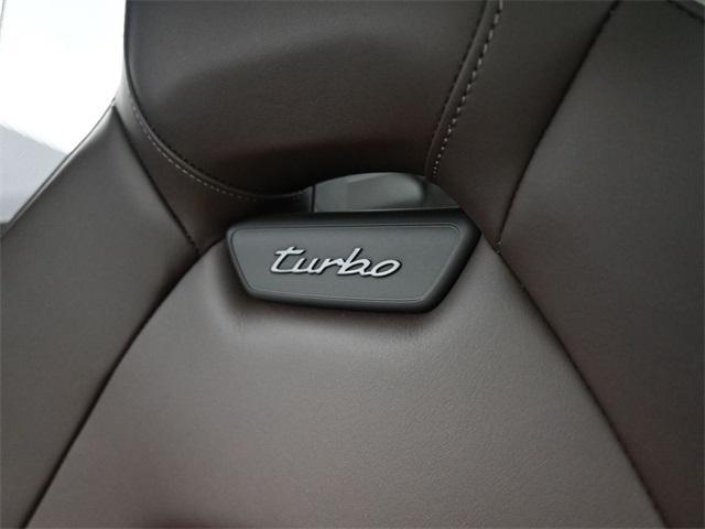 Photo of 2025 Oak Green Metallic Neo Porsche Panamera