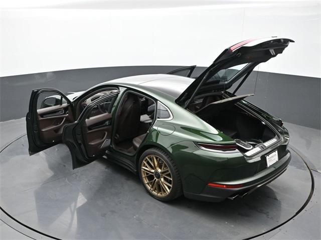 Photo of 2025 Oak Green Metallic Neo Porsche Panamera