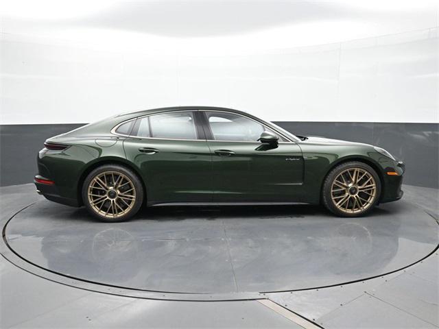 Photo of 2025 Oak Green Metallic Neo Porsche Panamera