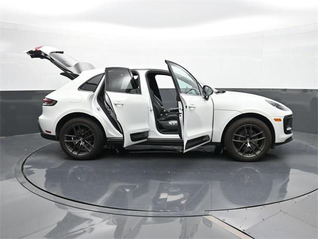 Photo of 2023 White Porsche Macan