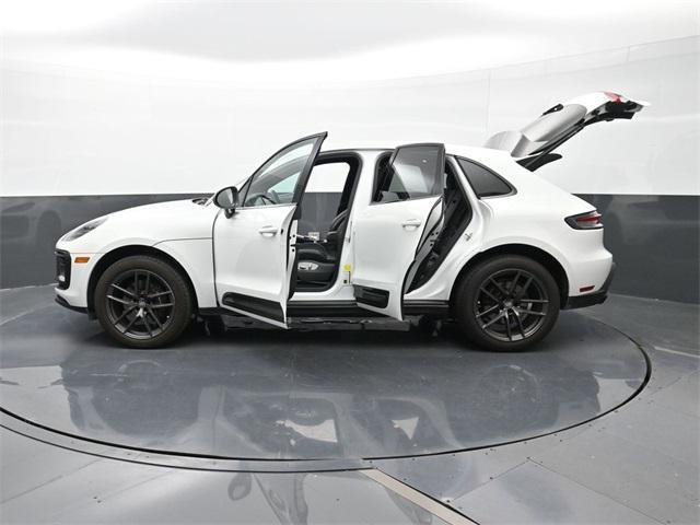 Photo of 2023 White Porsche Macan