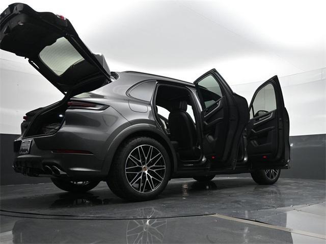Photo of 2025 Gray Porsche Cayenne