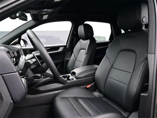 Photo of 2025 Gray Porsche Cayenne