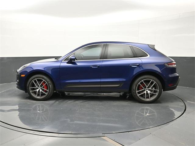 Photo of 2023 Blue Porsche Macan