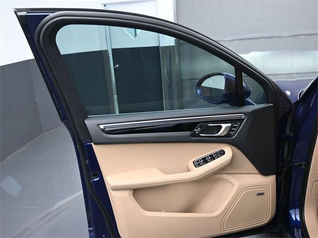 Photo of 2023 Blue Porsche Macan