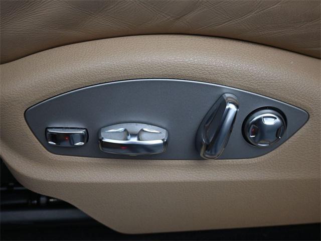 Photo of 2023 Blue Porsche Macan