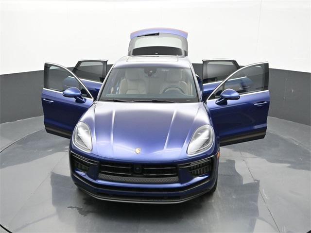 Photo of 2023 Blue Porsche Macan