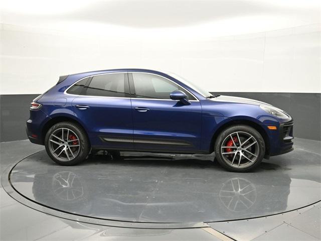 Photo of 2023 Blue Porsche Macan