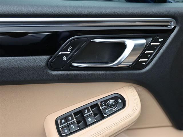 Photo of 2023 Blue Porsche Macan
