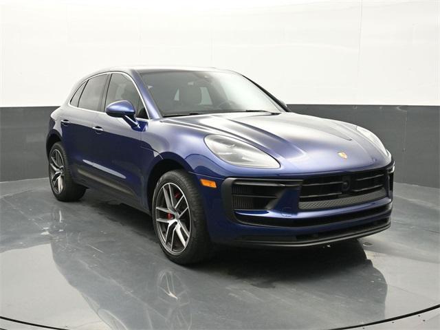 Photo of 2023 Blue Porsche Macan