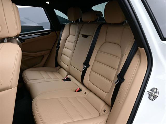 Photo of 2024 White Porsche Macan