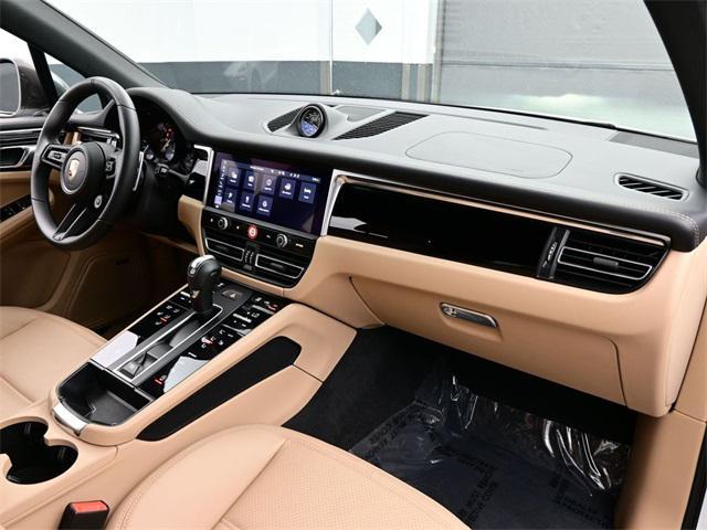 Photo of 2024 White Porsche Macan