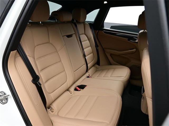 Photo of 2024 White Porsche Macan