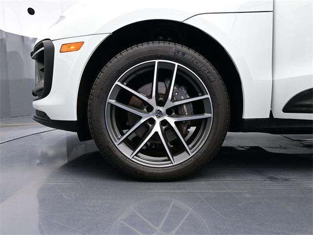 Photo of 2024 White Porsche Macan