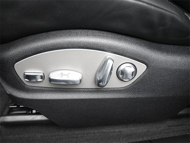 Photo of 2025 Black Porsche Macan