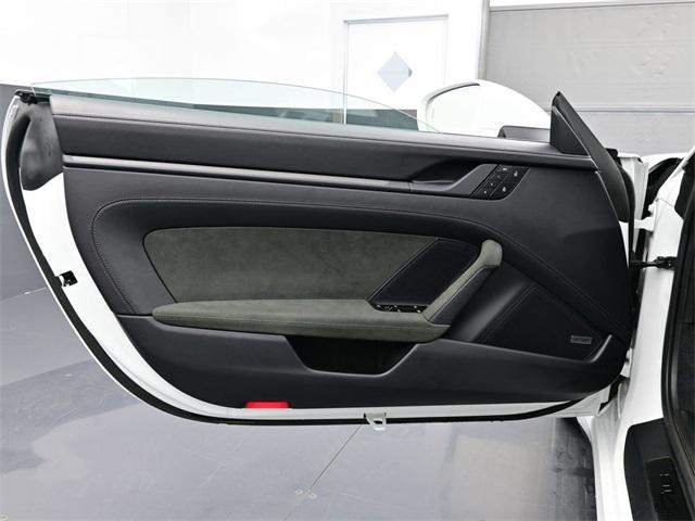 Photo of 2024 White Porsche 911
