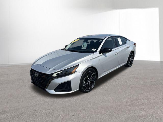 Photo of 2024 Brilliant Silver Metallic Nissan Altima