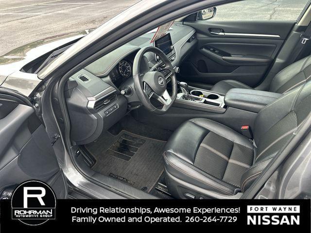 Photo of 2024 Gun Metallic Nissan Altima