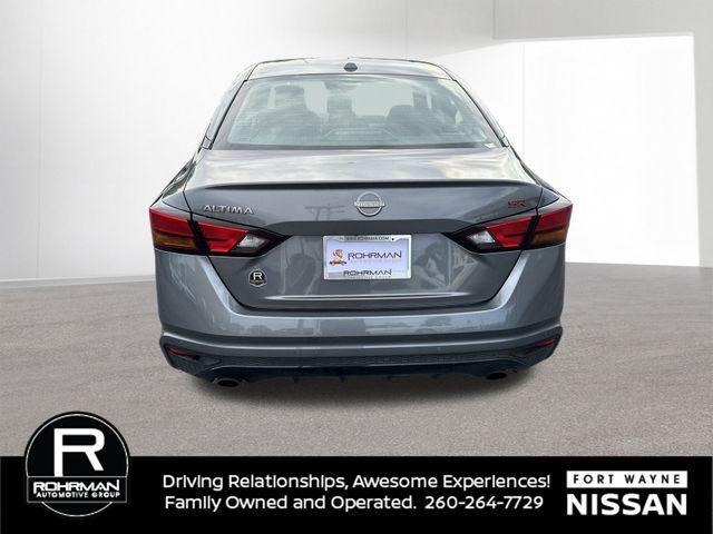 Photo of 2024 Gun Metallic Nissan Altima