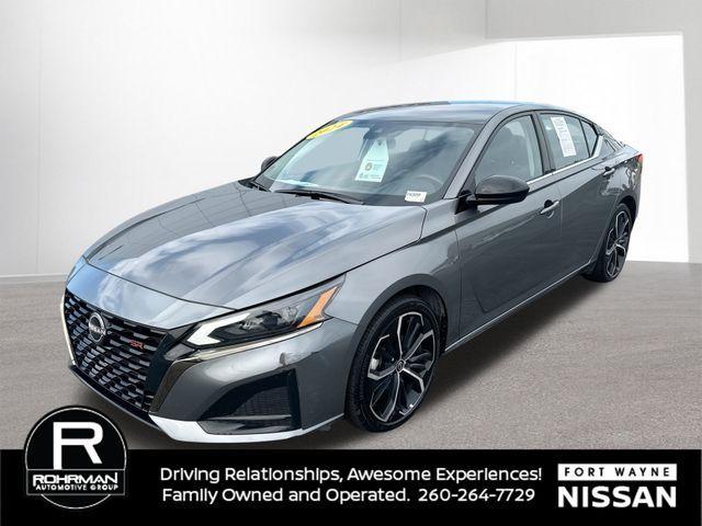 Photo of 2024 Gun Metallic Nissan Altima
